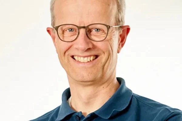 Dr. Andreas Sternberg